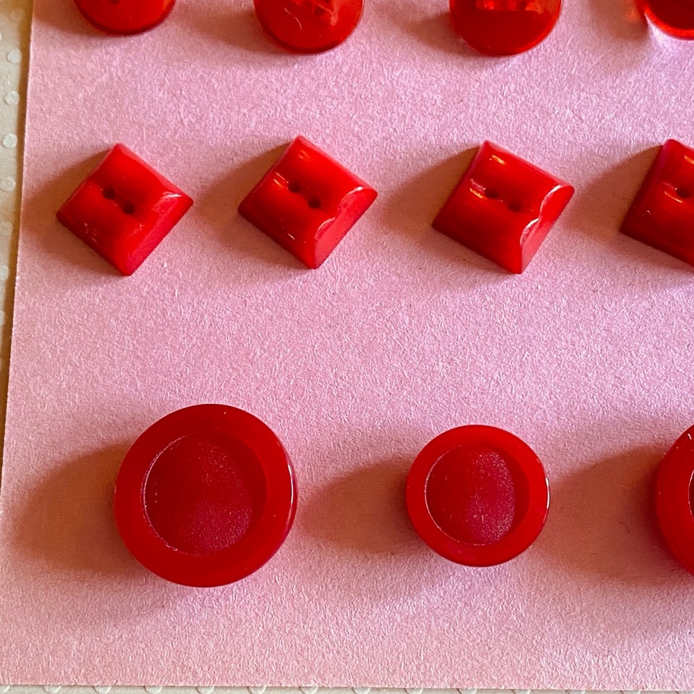 Vintage Red Button Collection - Picture 3 of 15